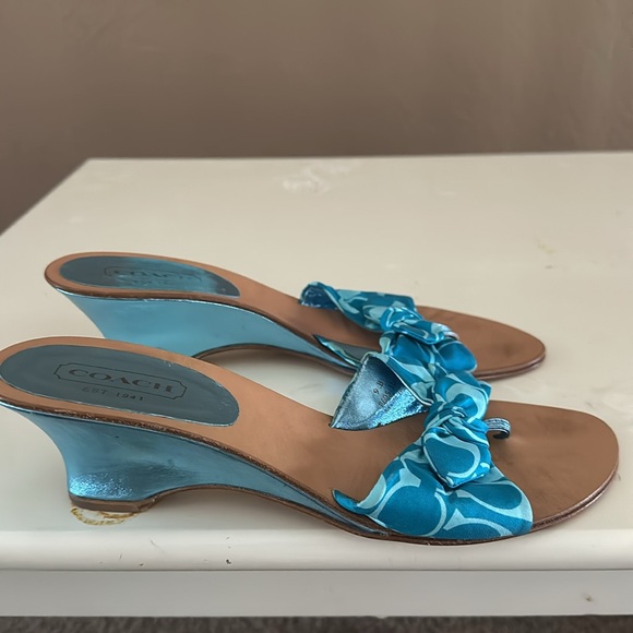 2000’s Vintage Blue Bow Coach Kitten heels - Picture 4 of 5